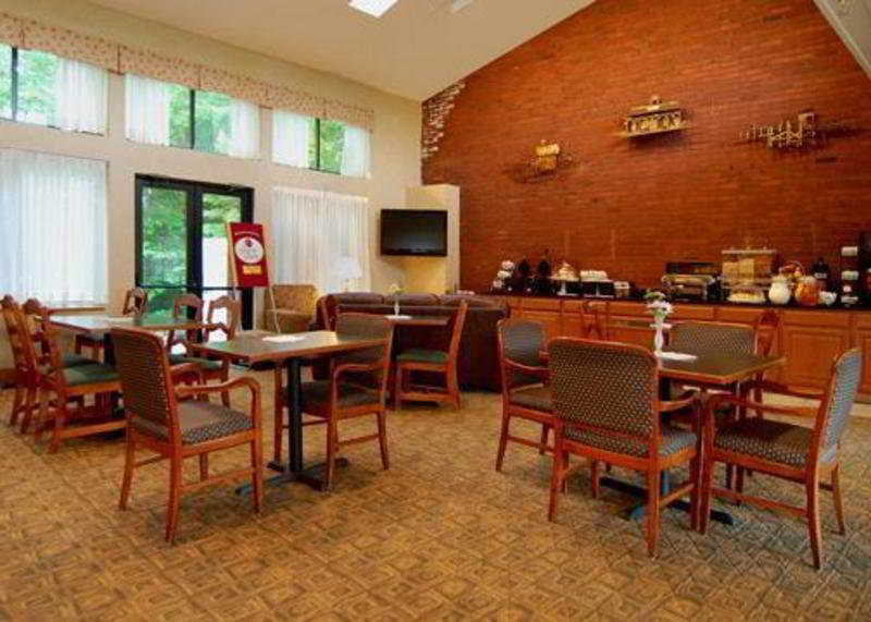 Comfort Suites South Burlington Near University Экстерьер фото