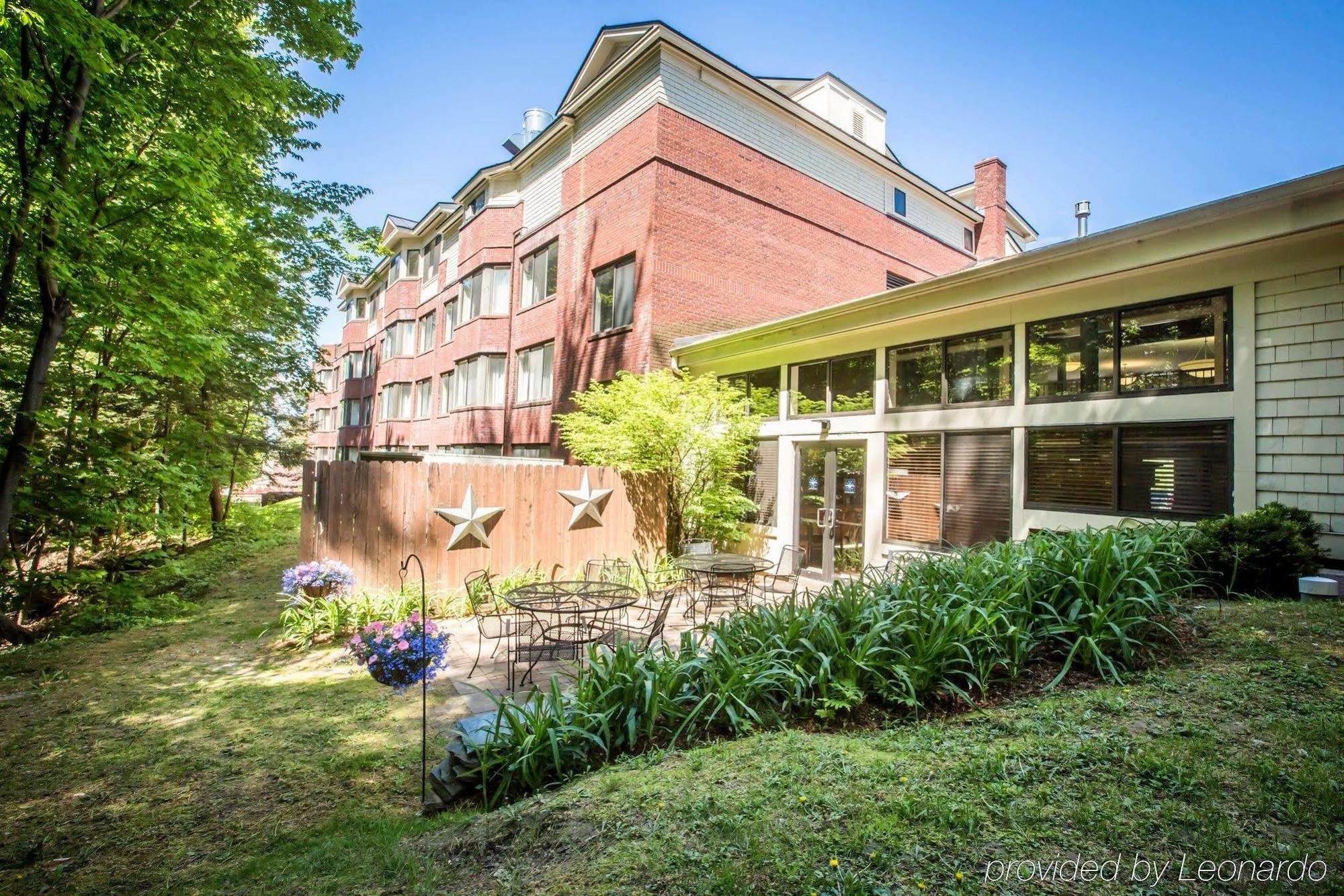 Comfort Suites South Burlington Near University Экстерьер фото