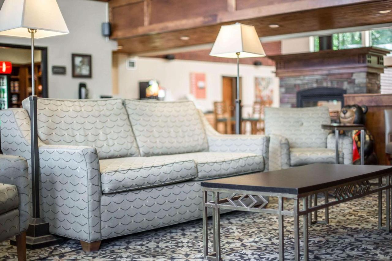 Comfort Suites South Burlington Near University Экстерьер фото