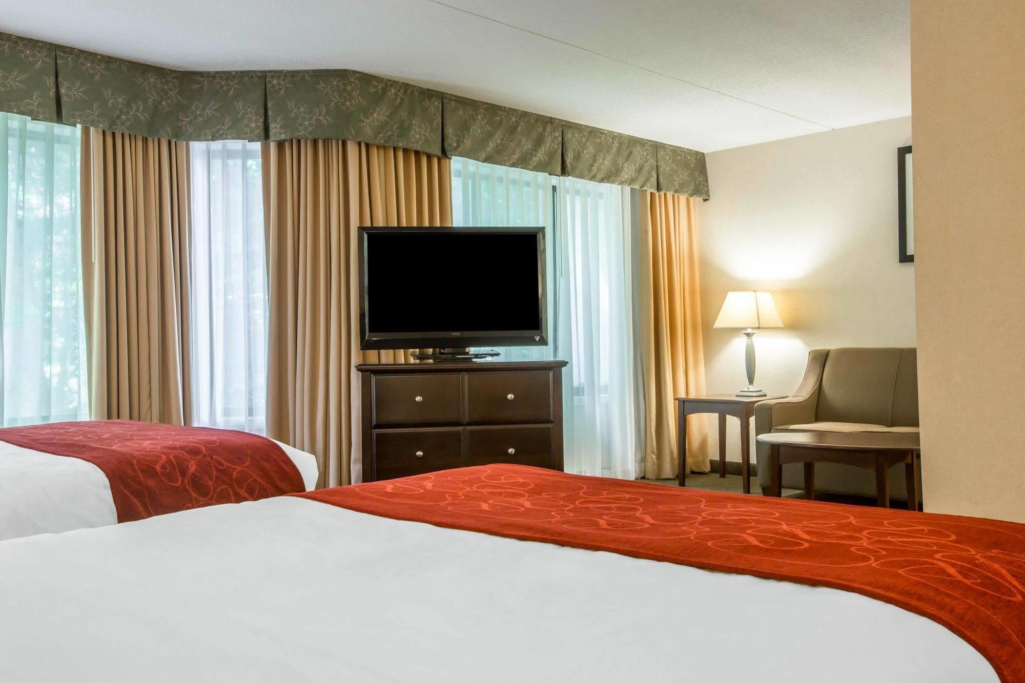 Comfort Suites South Burlington Near University Экстерьер фото