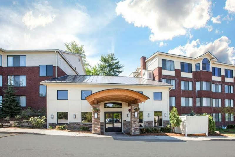 Comfort Suites South Burlington Near University Экстерьер фото